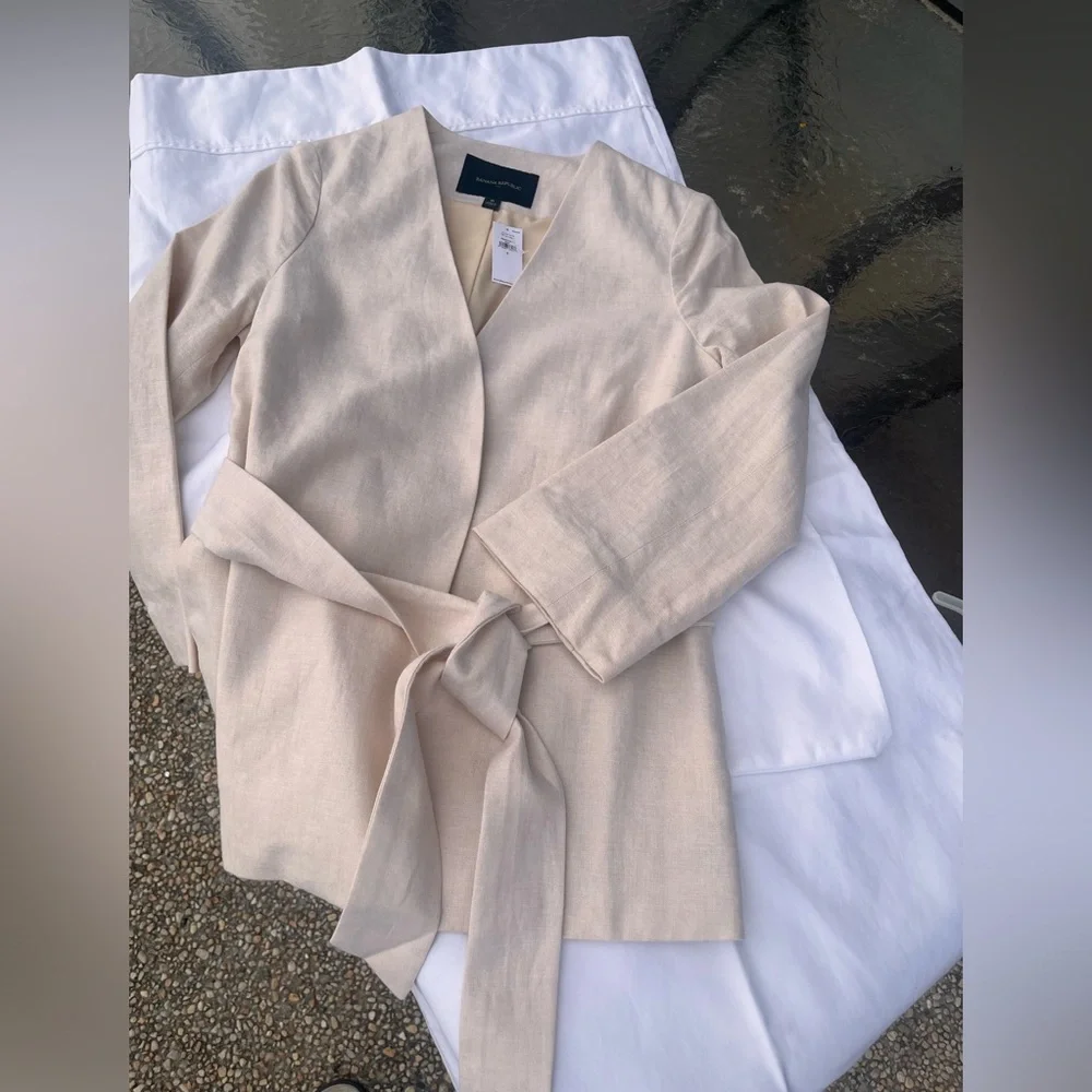 Banana Republic Cream Wrap Jacket - Picture 11 of 12